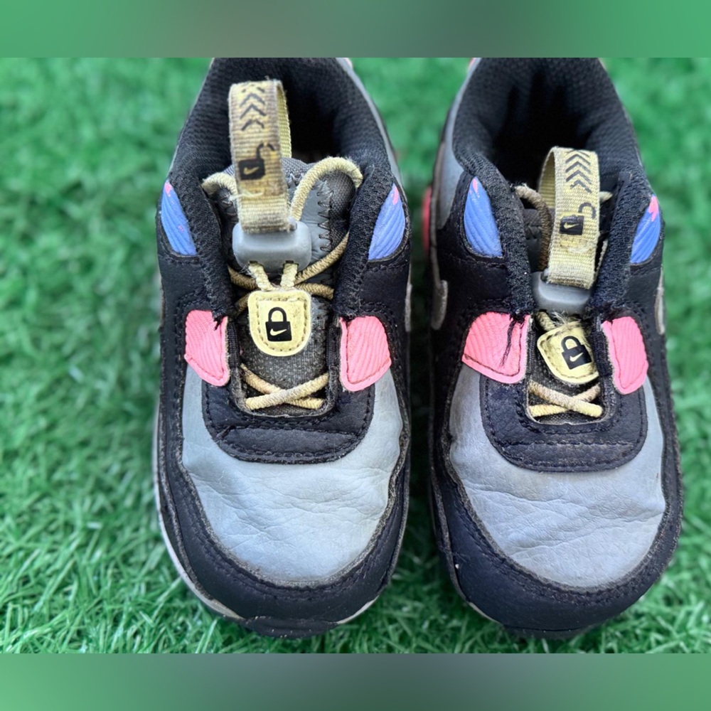 Nike
(TD) Nike Air Max 90 Toggle 'Smoke Grey Sunset Pulse' CV0065-004 Size 6C - Picture 6 of 7